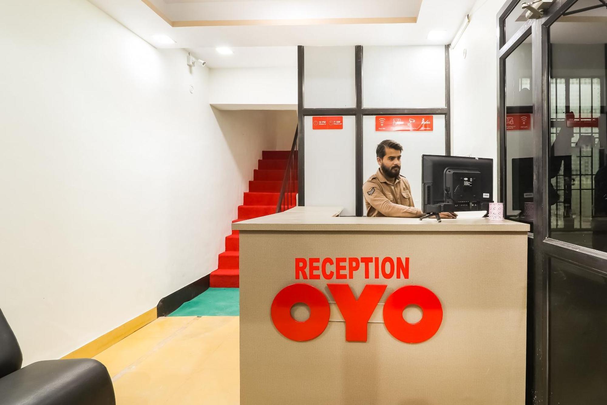 Oyo 62083 ホテル パシフィカ ラクナウ エクステリア 写真